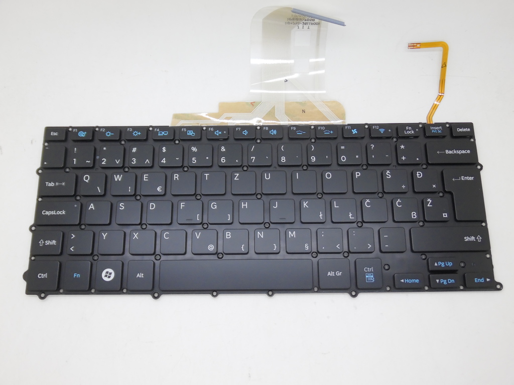 SAMSUNG NP900X3D Keyboard